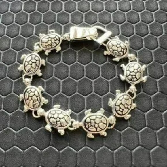Turtle Bracelet Made of .925 Silver - Picture 1 of 2